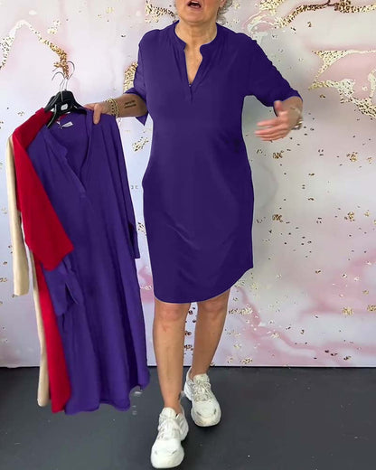 Robe avec décolleté en V unicolore